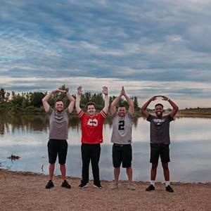 Meet your Posher, Dennis